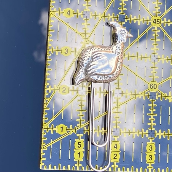 Vintage unsigned silver tone duck metal book mark, paper accessory. Used. - Picture 4 of 5